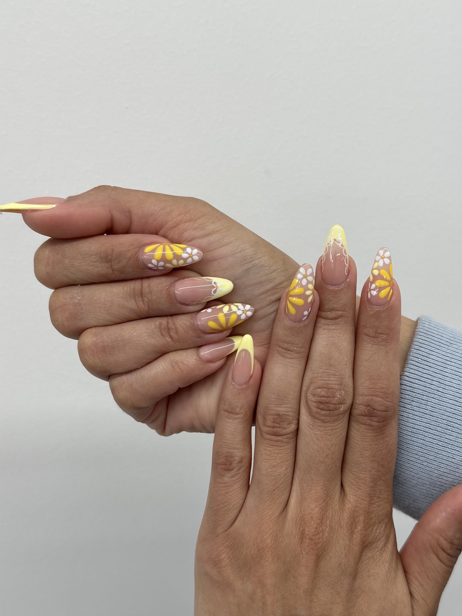 Nature Lounge nail photo 5